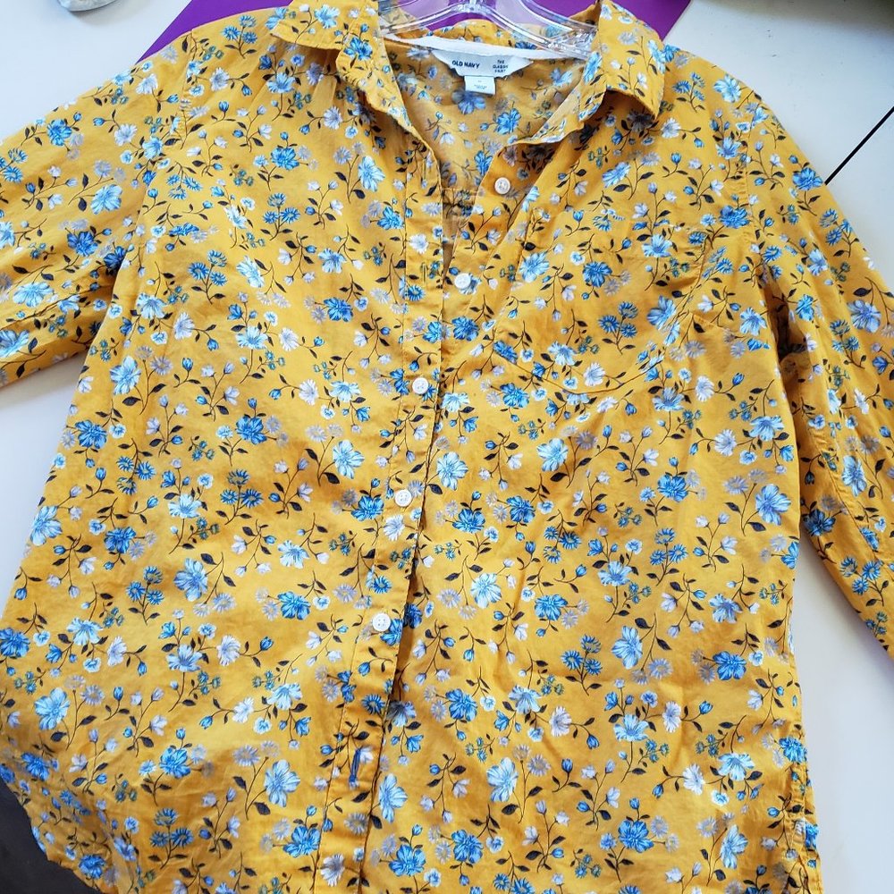 Sunny and Vibrant Old Navy Yellow Floral Long Sleeve Button down shirt